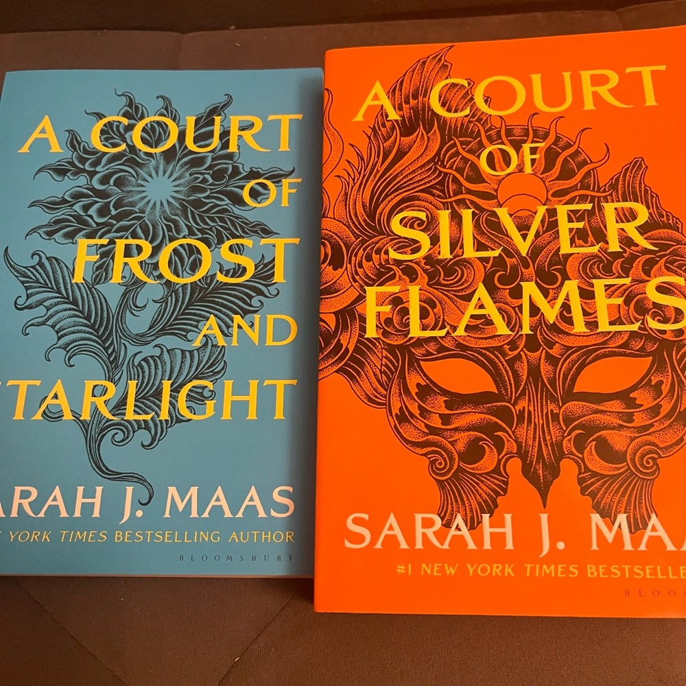 A Court of Thorns and Roses Book Set